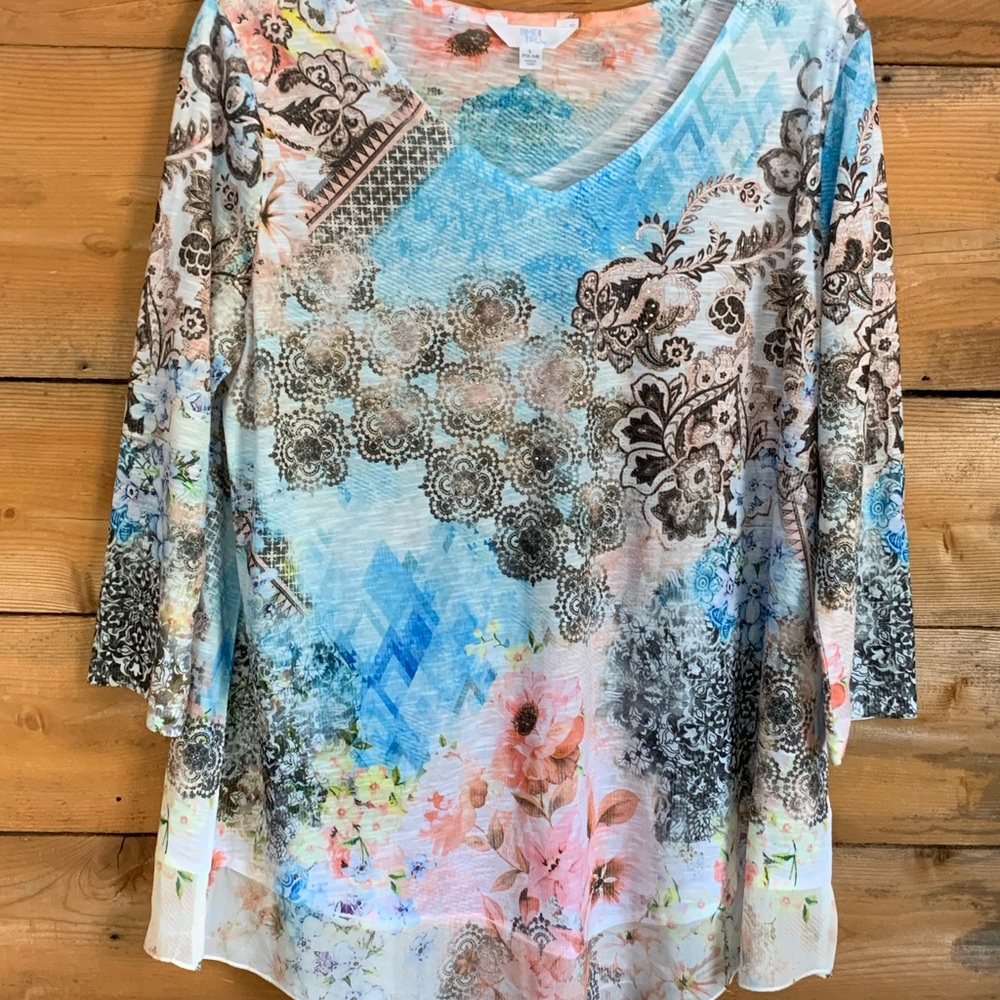 Women’s Top - Picture 2 of 10